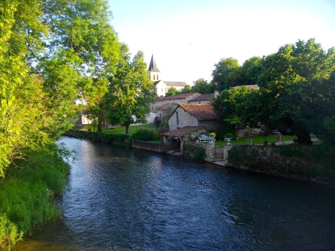 Les Halles Chambre D'Hotes Verteuil-sur-Charente 외부 사진